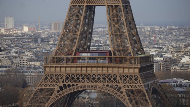 Tên của 72 nữ khoa học gia sắp được khắc trên Tháp Eiffel