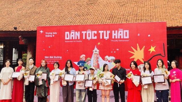 Painting exhibition helps spread love for homeland