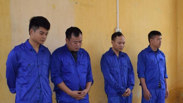 Bắt 4 kẻ dàn cảnh mua bán tiền điện tử để cướp 3 tỷ đồng