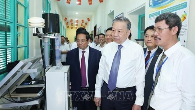 Party chief highlights nuclear power development as long-term strategy