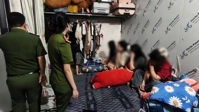 Công an Phú Thọ triệt phá tụ điểm mại dâm, thu giữ nhiều ma túy tại quán Karaoke 88