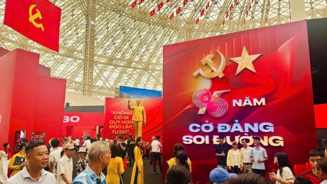 Kéo dài thời gian triển lãm “80 năm hành trình Độc lập-Tự do-Hạnh phúc” đến ngày 15/9