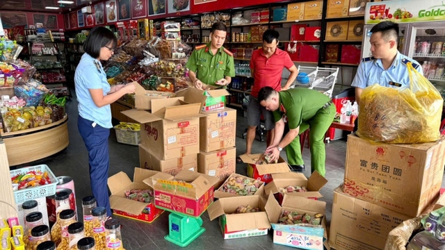 Bắc Ninh phát hiện số lượng lớn bánh Trung thu nhập lậu