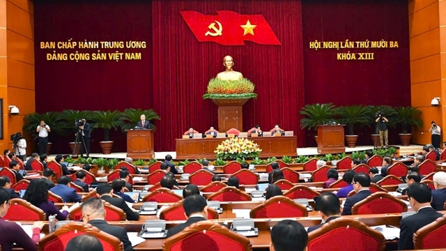 Thông cáo báo chí về ngày làm việc thứ nhất Hội nghị Trung ương 13, khóa XIII