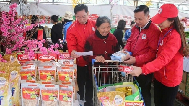 Người lao động khó khăn được hỗ trợ 1,3 triệu đồng dịp Tết Bính Ngọ 2026