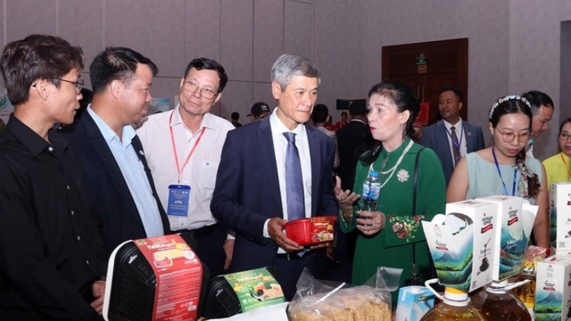 Vietnam-Cambodia business forum 2025 held in HCM City