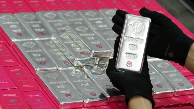 Giá bạc hôm nay 8/12: Bạc trong nước tăng nhẹ trong phiên đầu tuần