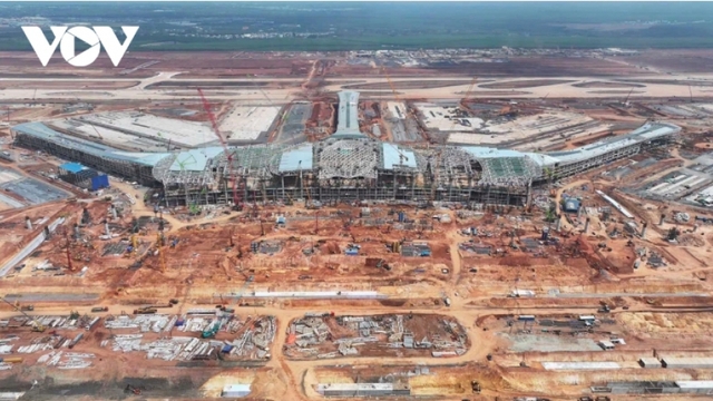 Bộ trưởng Bộ Xây dựng: Làm sân bay phải đạt chuẩn quốc tế, tránh đầu tư manh mún