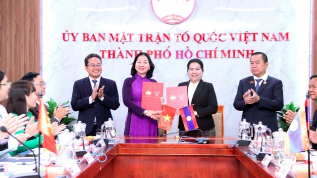 HCM City, Lao localities reinforce collaboration in front work