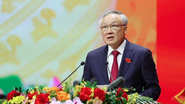 Standing Deputy PM presents draft political report at Government’s Party Congress