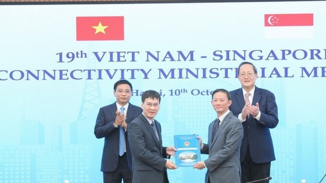 Vietnam, Singapore step up cooperation on energy, trade, technology