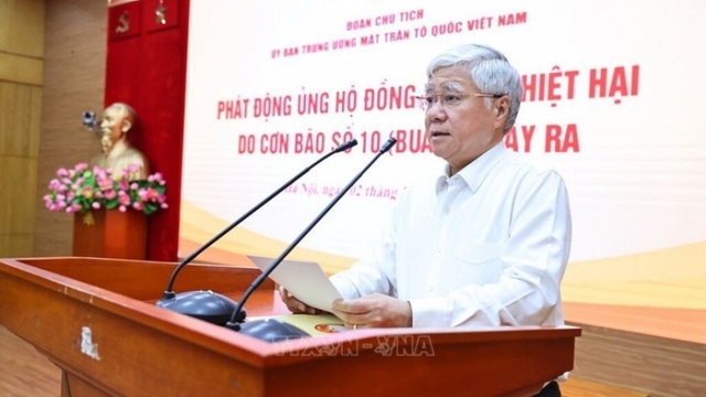 Vietnam Fatherland Front receives donations for Typhoon Bualoi victims