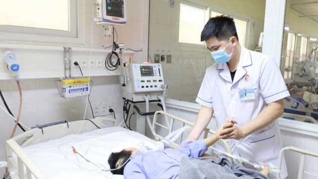 "Người mẹ thứ hai" khoác blouse trắng hơn 10 năm chăm sóc bệnh nhi bại não