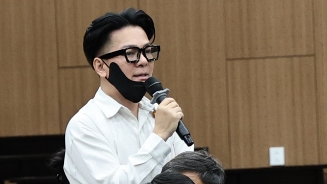 Ca sĩ Vũ Hà bị cáo buộc dùng biệt danh "Mr Baret" đánh bạc 2.600 USD