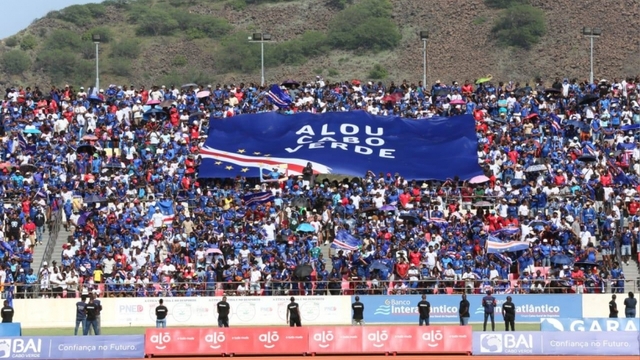 Bùng nổ cảm xúc đội bóng "tí hon" Cape Verde lần đầu có vé dự World Cup