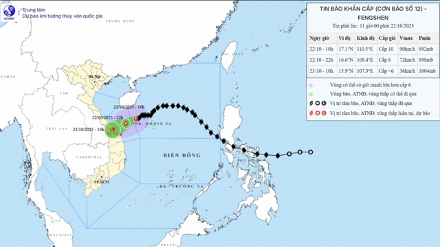 Bão số 12 suy yếu khi áp sát đất liền, Trung Bộ mưa lớn kéo dài