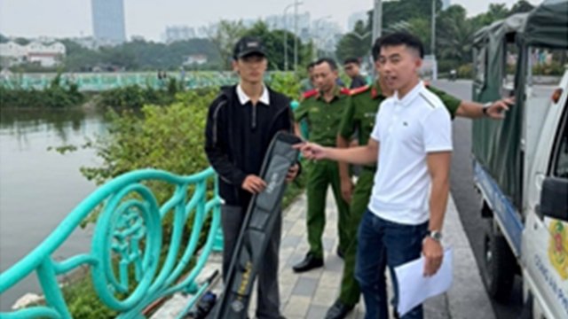 Hồ Tây, Hà Nội mạnh tay xử lý câu cá trái phép
