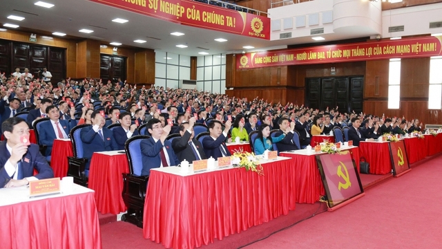 Đại hội Đảng bộ tỉnh Thanh Hóa lần thứ XX họp phiên trù bị bầu đoàn chủ tịch