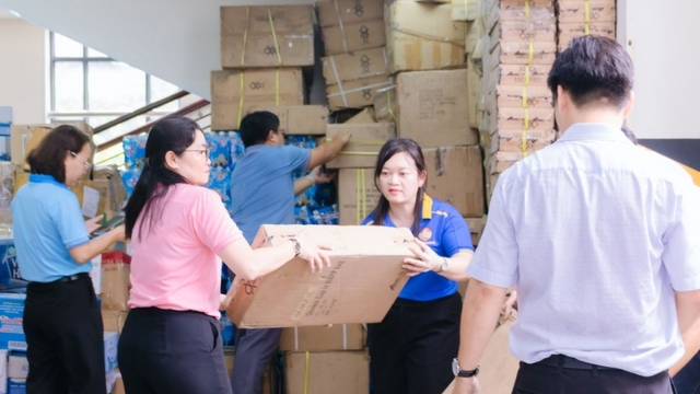 MTTQ TP.HCM vận chuyển hơn 70 tấn hàng cứu trợ đến vùng thiên tai