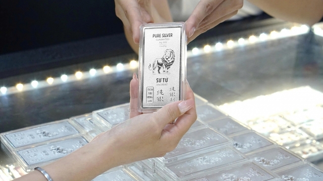 Giá bạc hôm nay 2/2: Bạc trong nước và thế giới tiếp tục giảm