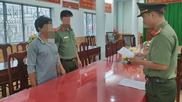 Khởi tố, bắt tạm giam đối tượng tổ chức cho ngư dân xuất cảnh trái phép trên biển