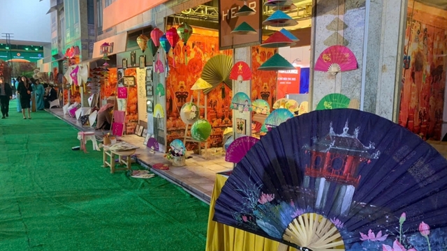 Đặc sản Hà Nội và sản phẩm truyền thống gây ấn tượng tại Hội chợ Mùa Thu 2025