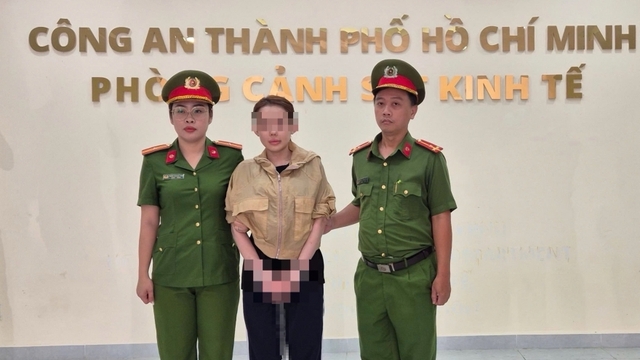 Ngân 98 bị bắt tạm giam vì sản xuất, buôn bán hàng giả