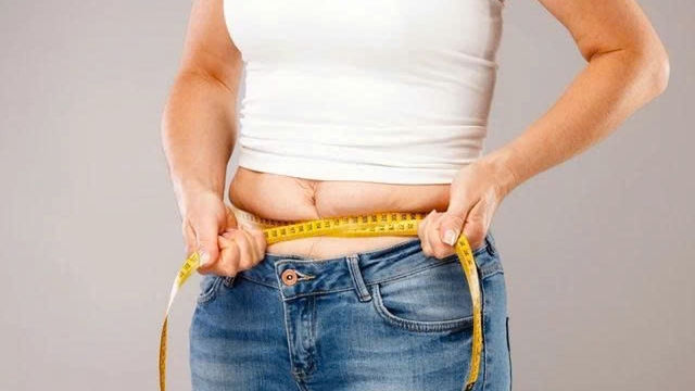 Làm thế nào để phụ nữ hạn chế tăng cân trong thời kỳ mãn kinh?