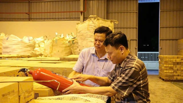 Bắt giám đốc công ty Tomoken sản xuất cả triệu bình chữa cháy giả