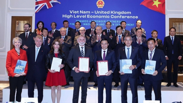 Tổng Bí thư Tô Lâm chứng kiến Lễ trao thỏa thuận hợp tác Việt Nam - Anh