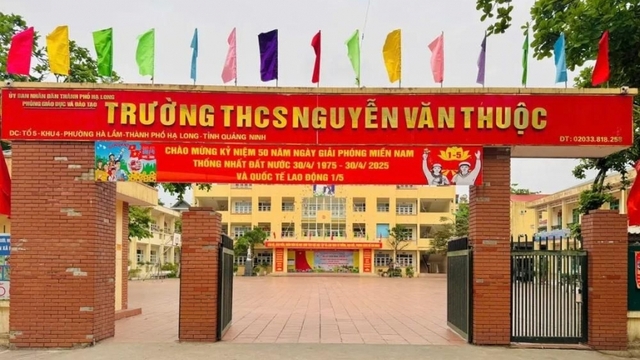 Cách chức hiệu trưởng vụ sửa điểm “từ yếu lên giỏi”
