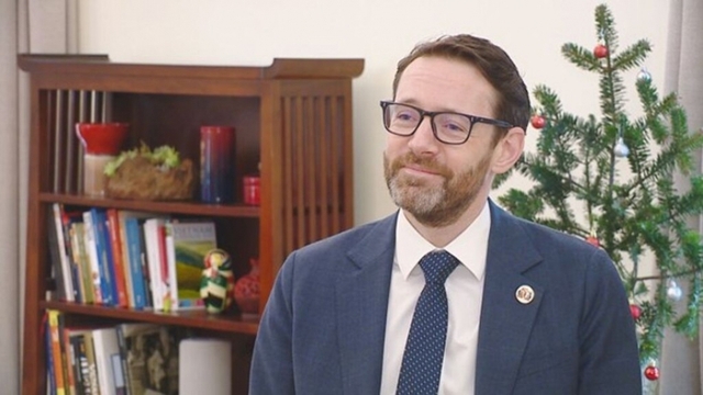 Vietnam plays important role in global efforts against cybercrime: UK Ambassador