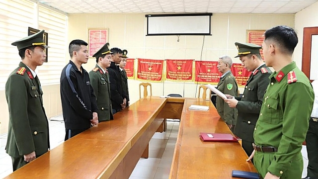 Bắt tạm giam 2 đối tượng đưa 24 người xuất khẩu lao động chui