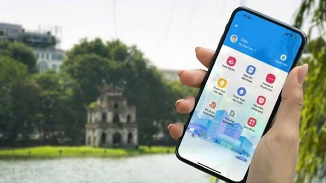 Thu thập gần 3.000 hồ sơ dữ liệu đăng ký xe, GPLX trong ngày đầu ra quân ở Hà Nội