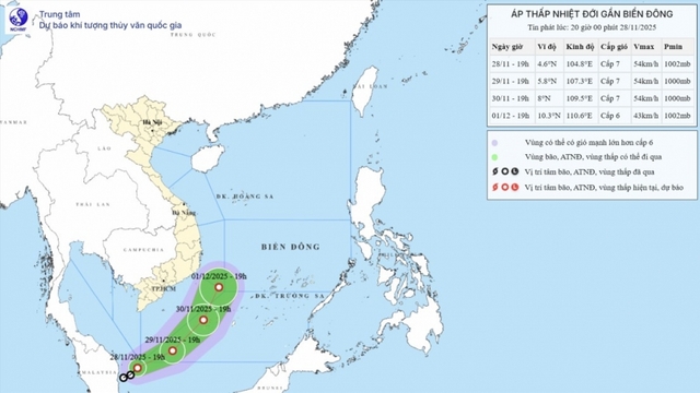 Áp thấp nhiệt đới gây biển động mạnh ở Biển Đông