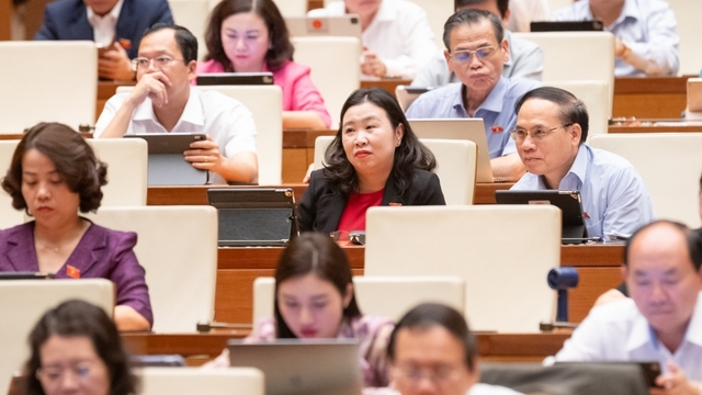 ĐBQH: Lương chưa tăng giá đã tăng, cần quy định rõ trách nhiệm của chính quyền cơ sở