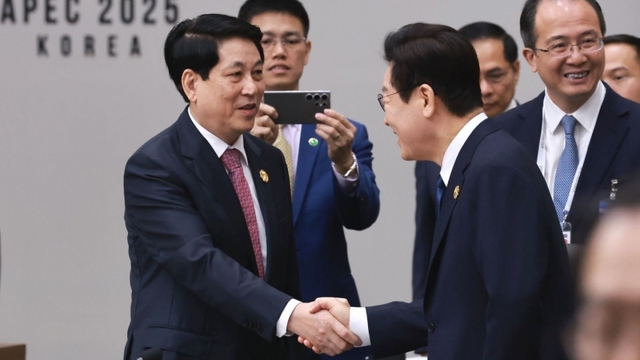 Chủ tịch nước Lương Cường dự Phiên họp thứ 2 Hội nghị Cấp cao APEC lần thứ 32