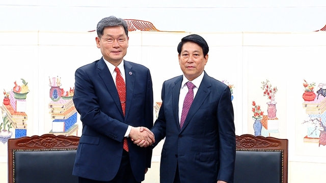 Chủ tịch nước Lương Cường tiếp Chủ tịch Quỹ giao lưu quốc tế Hàn Quốc