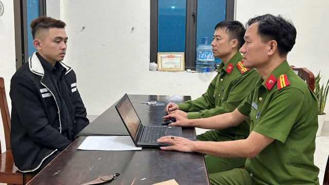 Bắt 2 đối tượng dùng hung khí khống chế chủ nhà ở Tam Đảo lúc rạng sáng