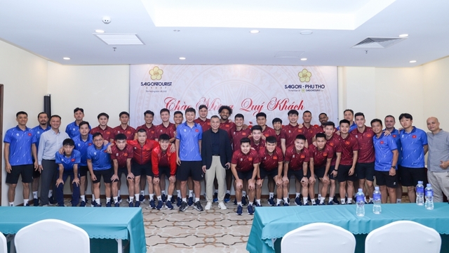 HLV Kim Sang Sik tự tin giành chiến thắng trước tuyển Lào