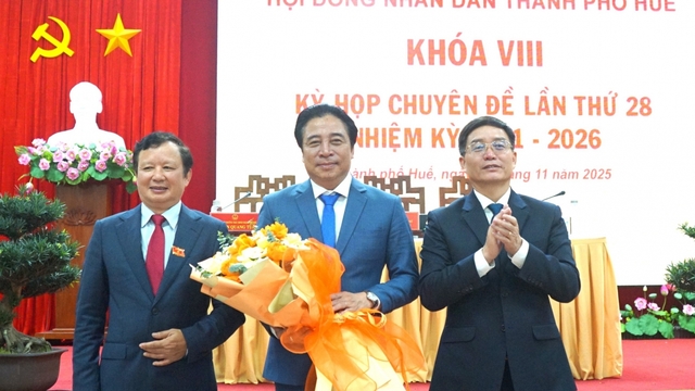 Ông Nguyễn Khắc Toàn được bầu giữ chức Chủ tịch UBND thành phố Huế