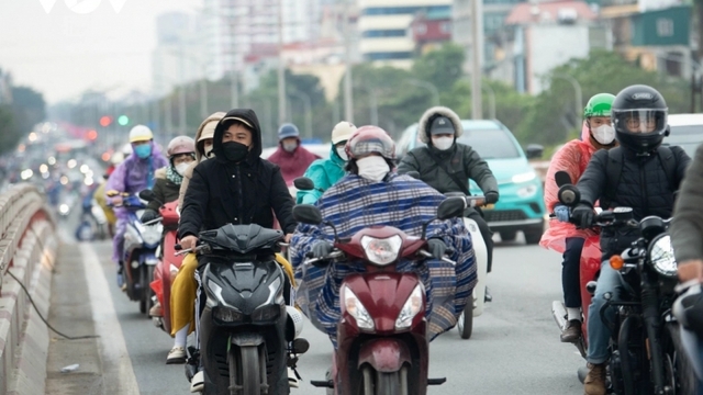 Hà Nội rét đậm do ảnh hưởng không khí lạnh mạnh, nhiệt độ xuống tới 13 độ C