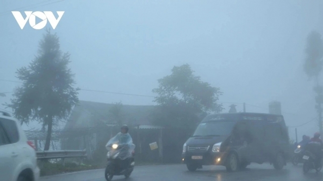 Không khí lạnh tăng cường tràn xuống khiến Trung Bộ, Bắc Bộ rét đậm