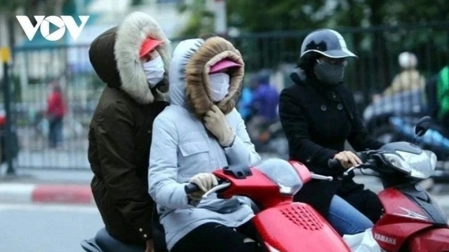 Không khí lạnh tràn về, Hà Nội rét đậm dưới 10 độ C