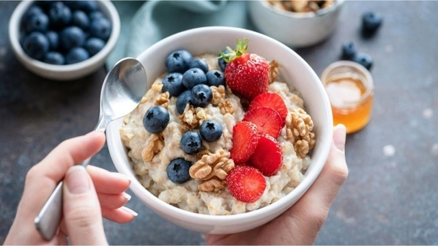 Mỡ máu cao nên kiêng gì? Những thực phẩm cần tránh để kiểm soát bệnh