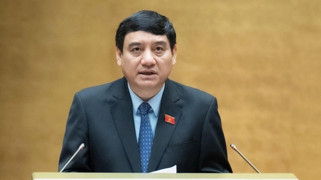 Quốc hội xem xét đề xuất miễn phí sách giáo khoa cho học sinh