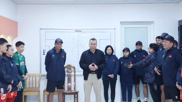 Lãnh đạo VFF giao nhiệm vụ cho ĐT nữ Việt Nam tại SEA Games 33