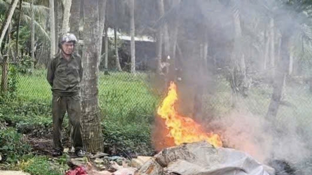 Vĩnh Long xử lý nhiều thịt heo bốc mùi hôi thối trong lò giết mổ