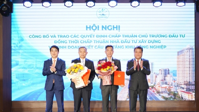 Khánh Hòa trao quyết định đầu tư 3 khu công nghiệp hơn 11.000 tỷ đồng