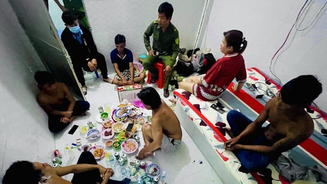 Bắt quả tang nhiều đối tượng tổ chức sử dụng trái phép chất ma túy tại phòng trọ